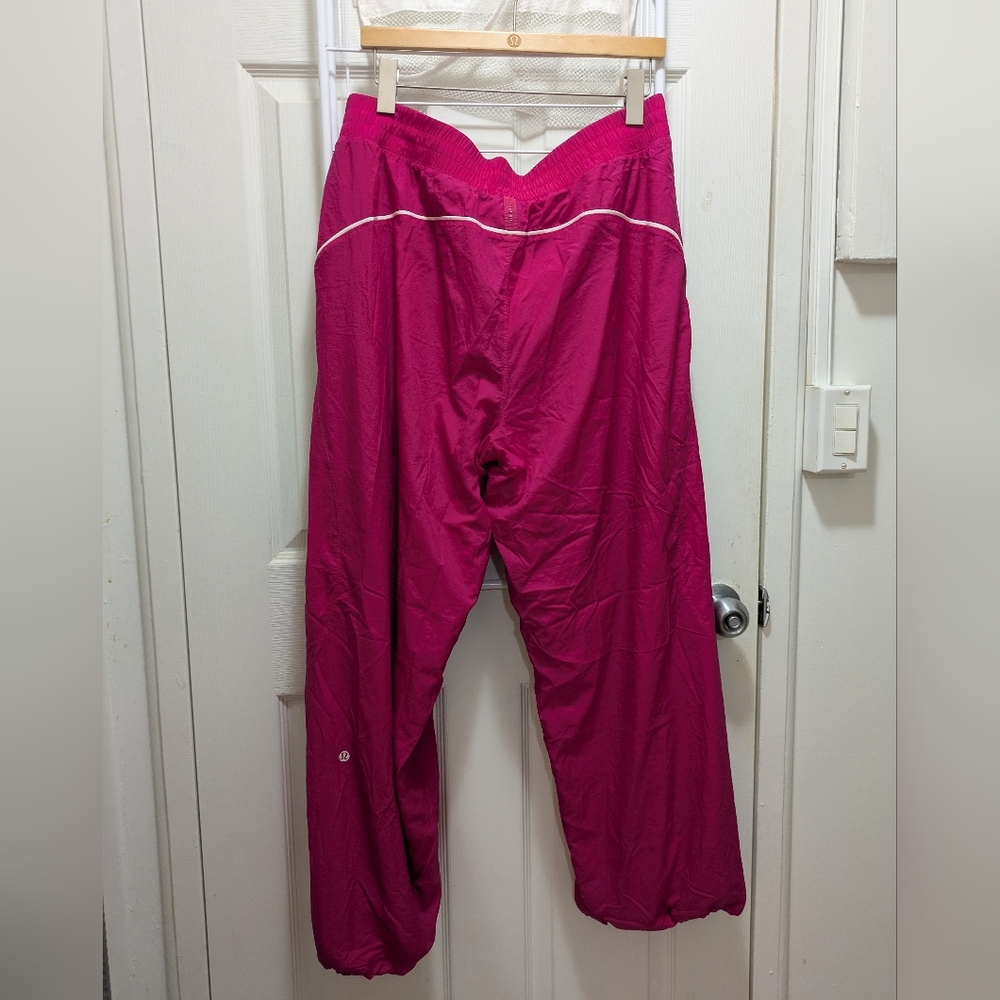 Lululemon License to Train Mid-Rise Lightweight Jogger - Picture 2 of 8